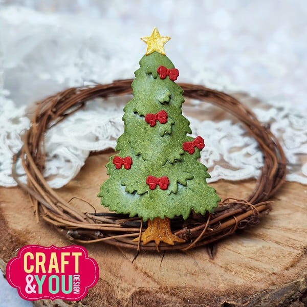 CW210_Christmas_tree_(b).jpg